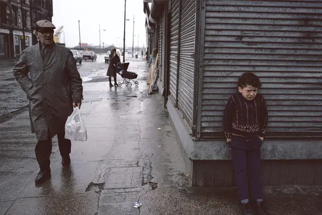 Photograph from Raymond Depardon's 1980s Glasgow series
